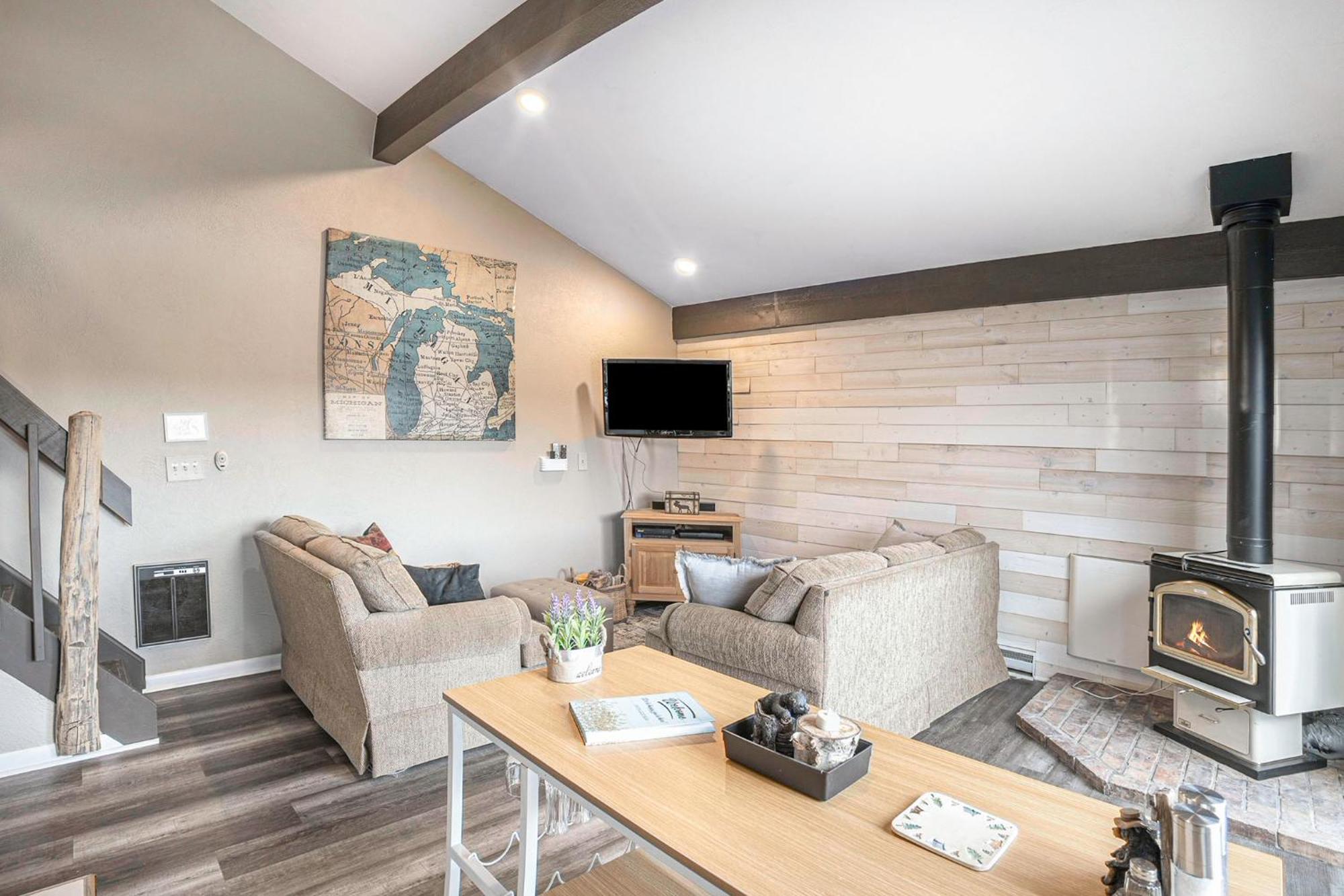 גיילורד Quiet And Cozy Lakefront Home Near Mt Boyne מראה חיצוני תמונה